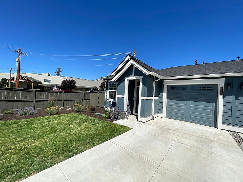 1st image of 20656 SE Iron Horse Ln