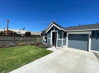 20656 SE Iron Horse Ln, Bend, OR 97702