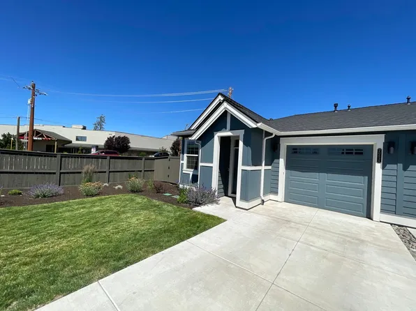 20656 SE Iron Horse Ln, Bend, OR 97702