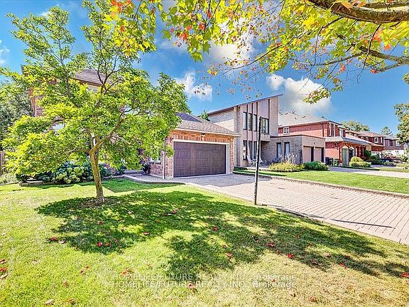 4th image of 27 Sugarbush Sq