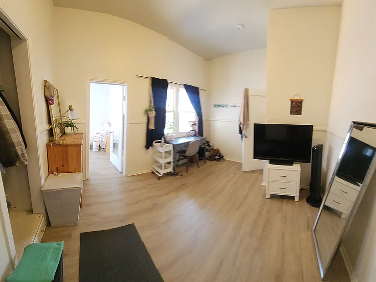 554 W Foothill Blvd — Photo 20