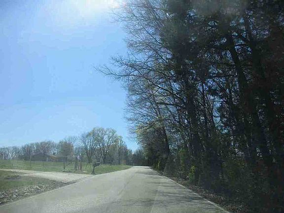 5th image of 1652 Lyon Rd