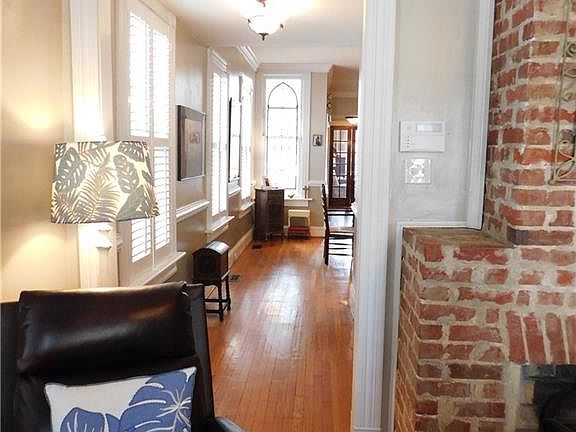 High ceilings, crown molding.