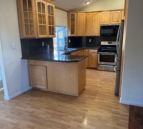 2nd image of 839 S Knickerbocker Dr