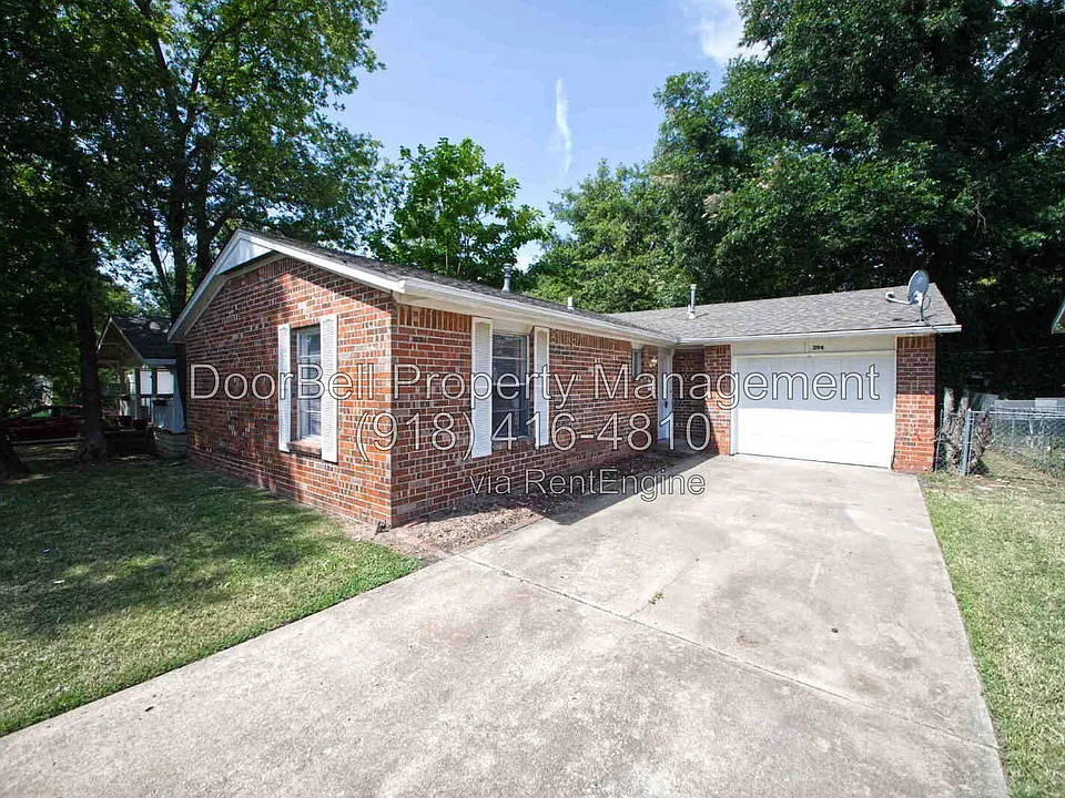 206 S Walnut St