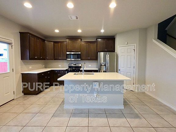 4th image of 11724 Offaly Dr