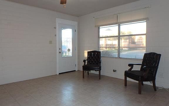 4th image of 1805 N Adams St