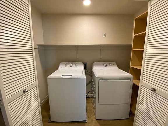 5th image of 519 T St Unit 302