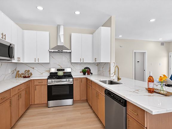 2nd image of 4106 Ridgecrest Trl