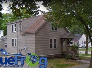 1031 Stuart St, Green Bay, WI 54301