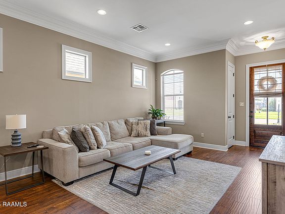 4th image of 102 Biscayne Ln