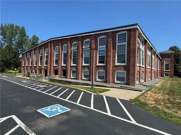 40 Web Ave, North Kingstown, RI 02852