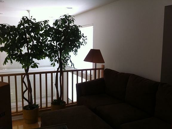3rd image of 210 Des Plaines Ave Unit A