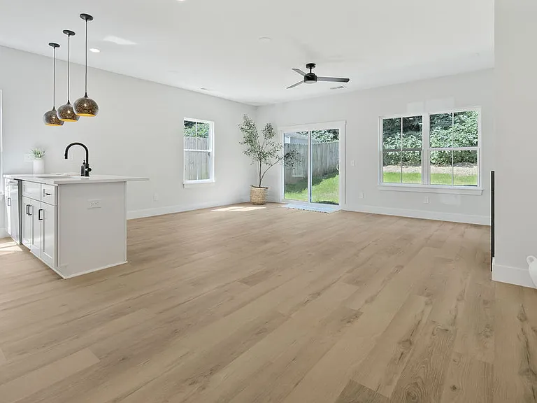 3127 Columbus Cir — Photo 24