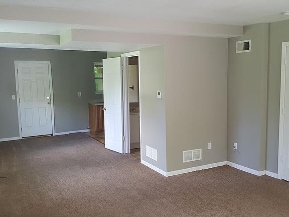 4th image of 4917 Euclid Ave