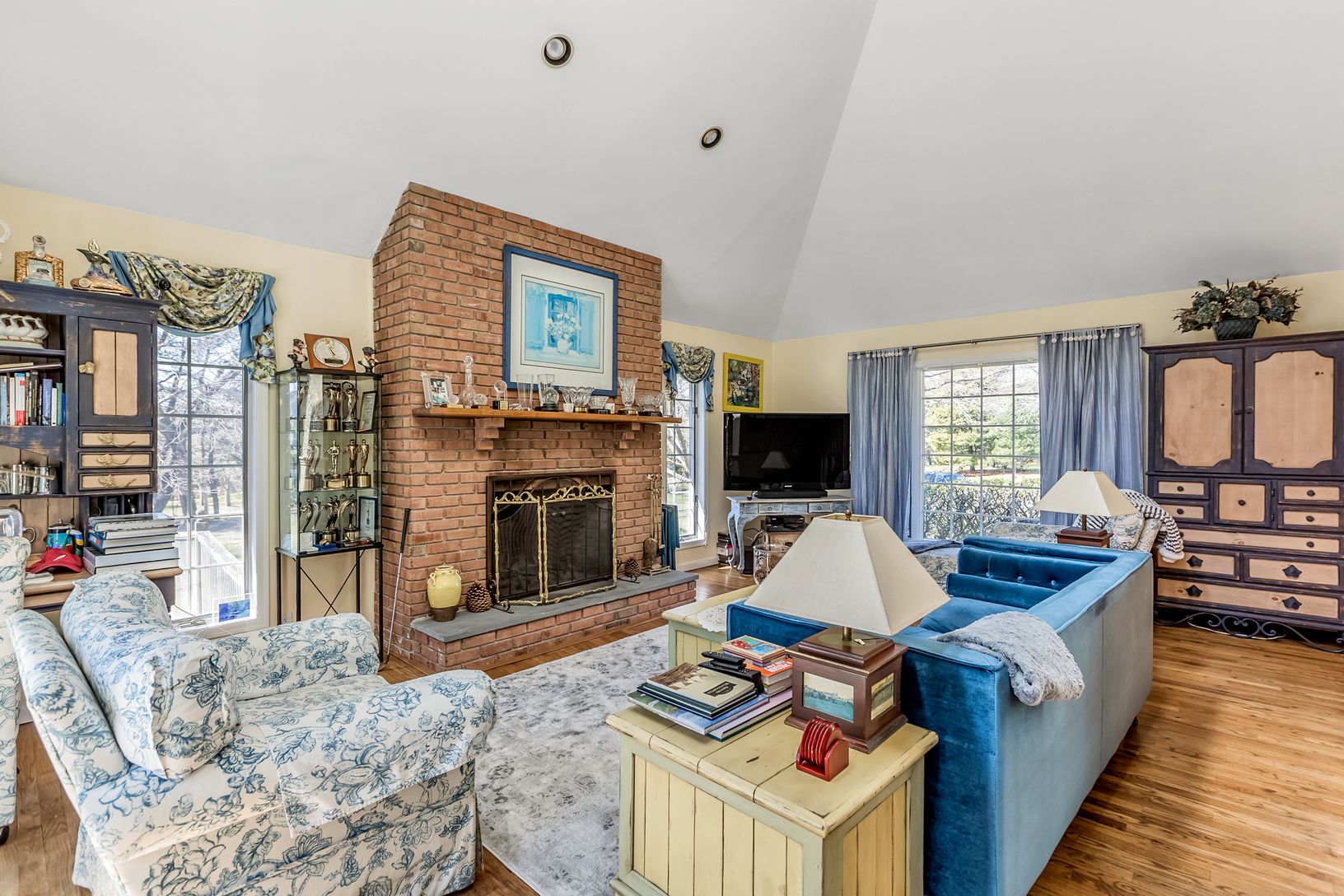  Open Plan living with doors to the outside deck and lush green property 