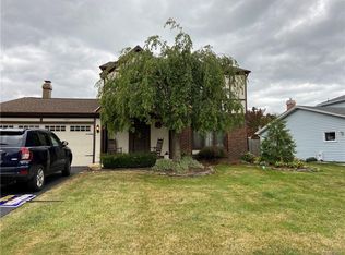 3627 Breckenridge Rd, Hamburg, NY 14075