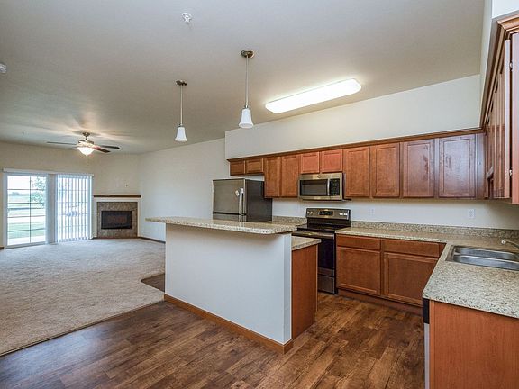 3rd image of 2861 Spring Rose Cir APT 106
