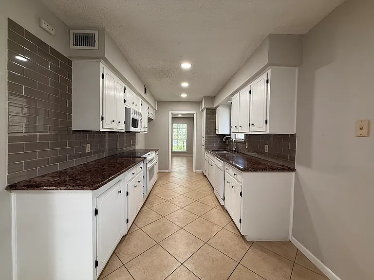 329 Pinchback Rd — Photo 8