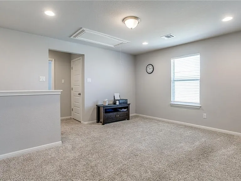 121 Quiet Man Dr — Photo 15