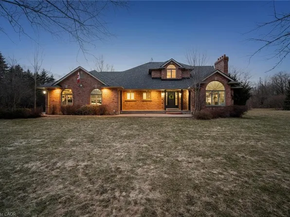 2255 Mohawk Trl, Milton, ON L0P 1B0