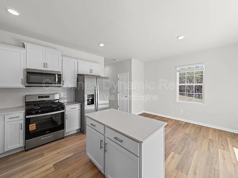 204 Calvin Creek Dr — Photo 15