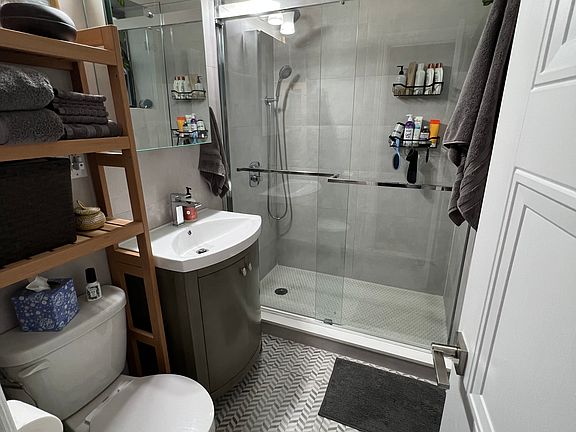 5th image of 1516 Bedford Ave APT 4A
