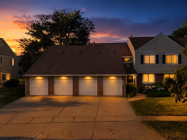 938 Hidden Lake Dr #938, Buffalo Grove, IL 60089
