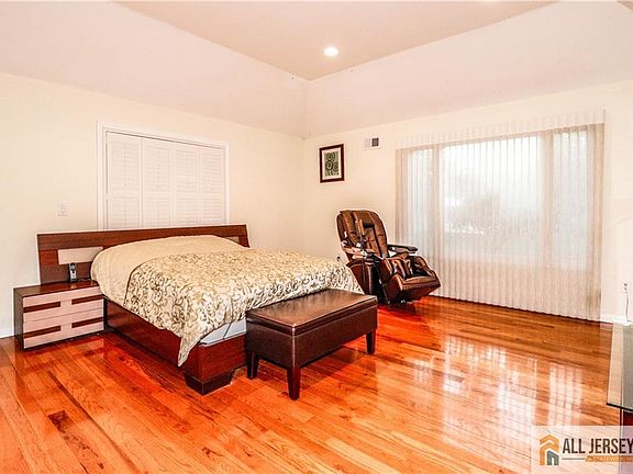 5th image of 13 Ramsey Rd