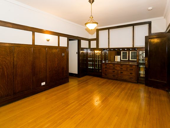 3rd image of 5710 S Blackstone Ave #2