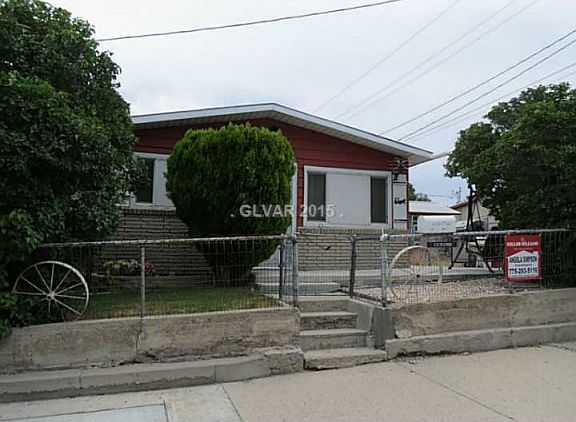 2nd image of 1100 11th St E