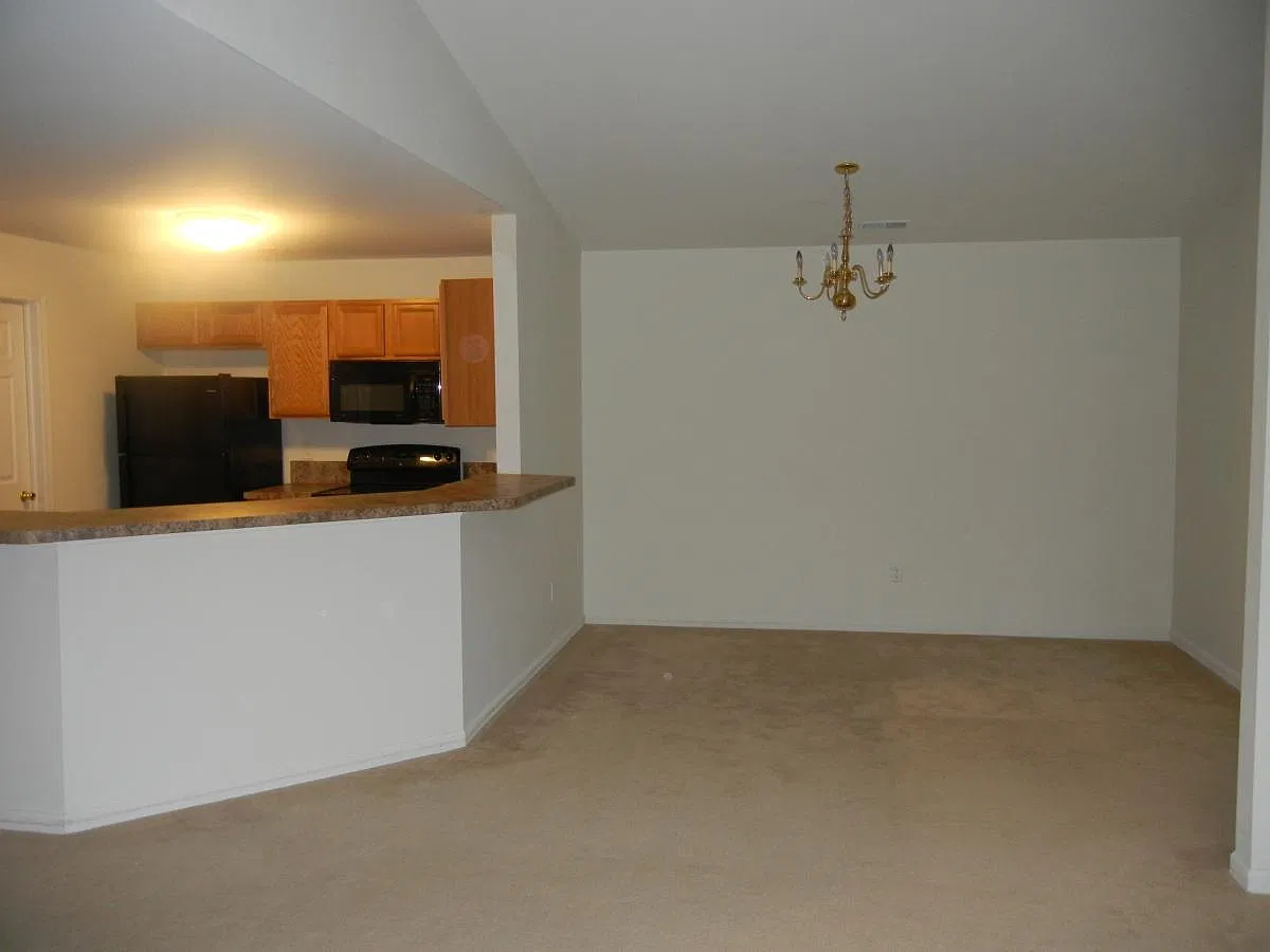 2 bed, 1660 sqft, $1,950 — Photo 3