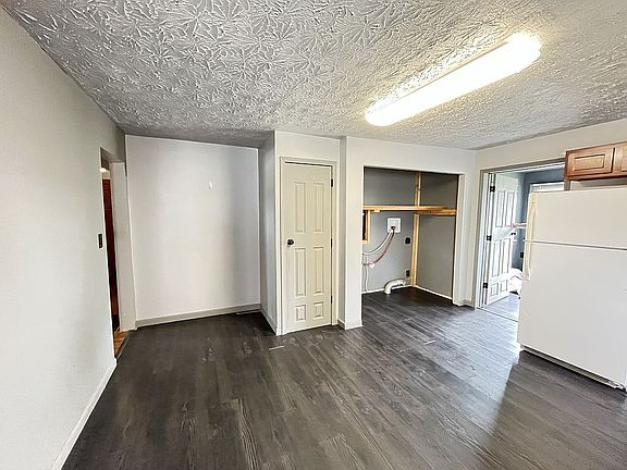 5th image of 320 W Monroe St