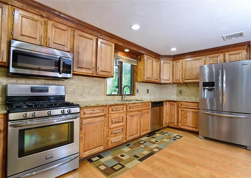 1st image of 45 Wood Cove Dr