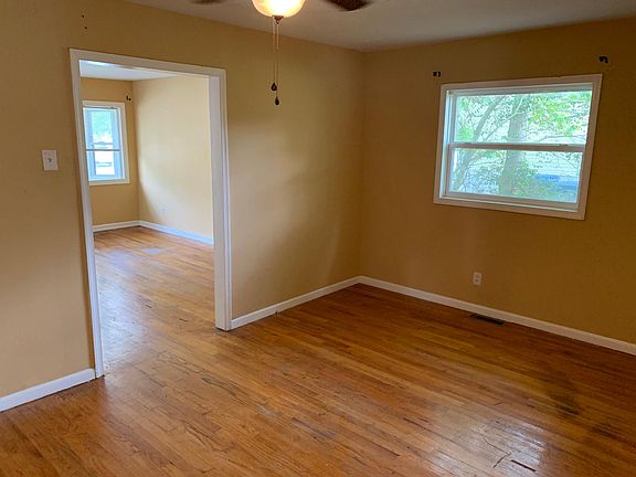 5th image of 307 Tamara Cir