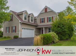 6800 Peony Ln N, Maple Grove, MN 55311