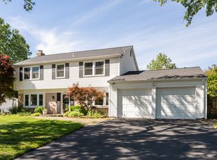 13204 Pressmont Ln, Fairfax, VA 22033
