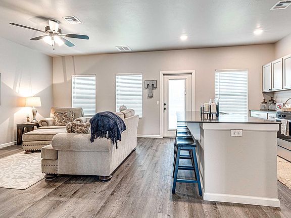 4th image of 7725 Owen Ln #7725