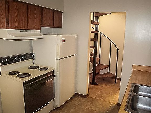 5th image of 695 Frederick Blvd APT 3C
