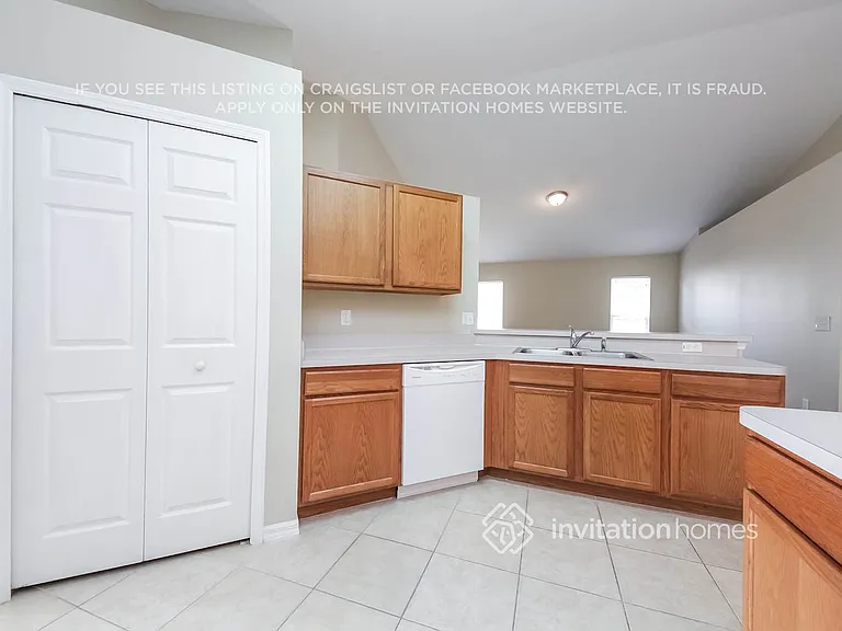 1131 Windy Bluff Dr — Photo 9