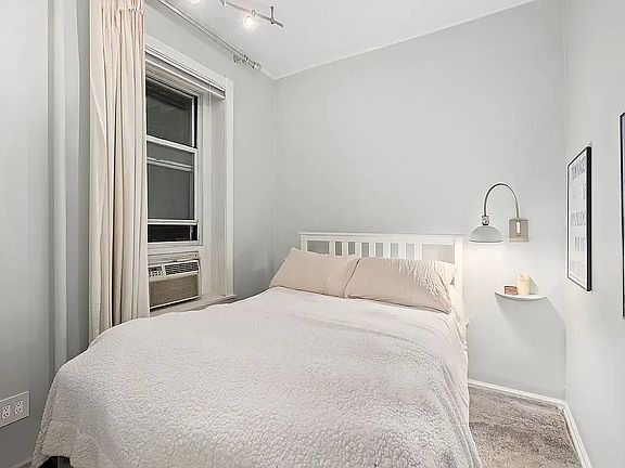 3rd image of 131 Thompson St APT 2D