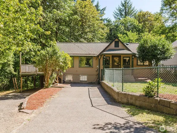 918 Taylor Street E, Port Orchard, WA 98366