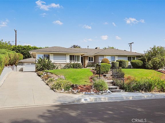 2nd image of 1816 Chantry Dr