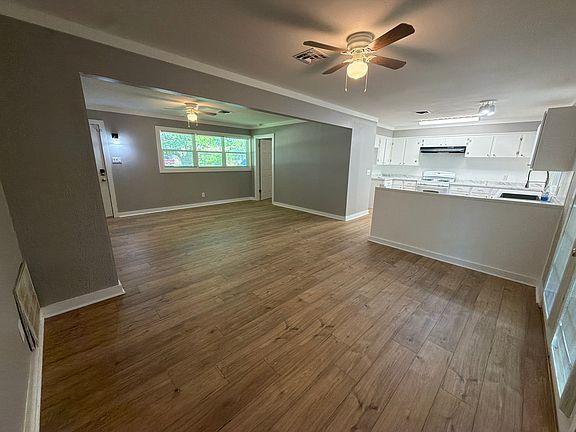 5th image of 1610 Dudley Ln