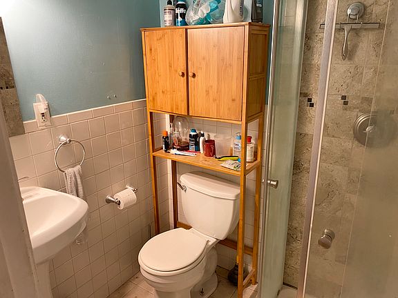 2nd image of 310 Prospect St APT 6