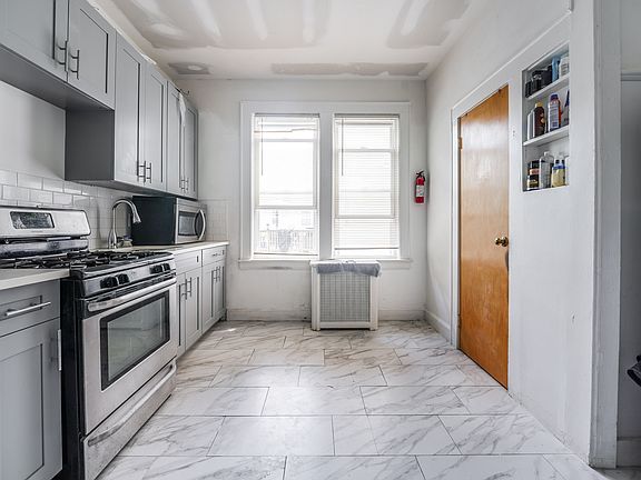 3rd image of 523 Beardsley Ave #1R