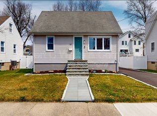 161 Mona Ter, Fairfield, CT 06824