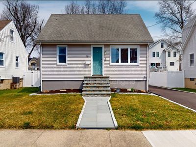 161 Mona Ter, Fairfield, CT, 06824