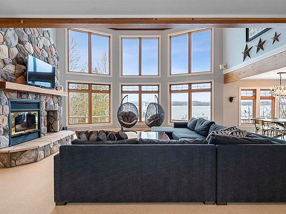 5th image of 7369 Bay Dr