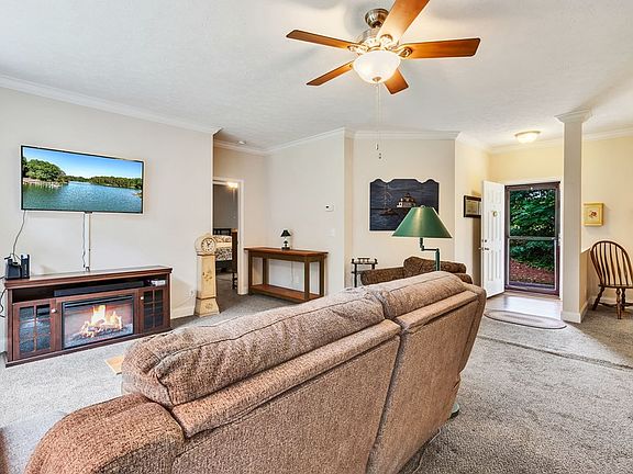 5th image of 670 Southgate Dr